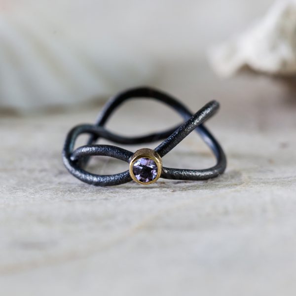 Wave ring Black Tanzanite