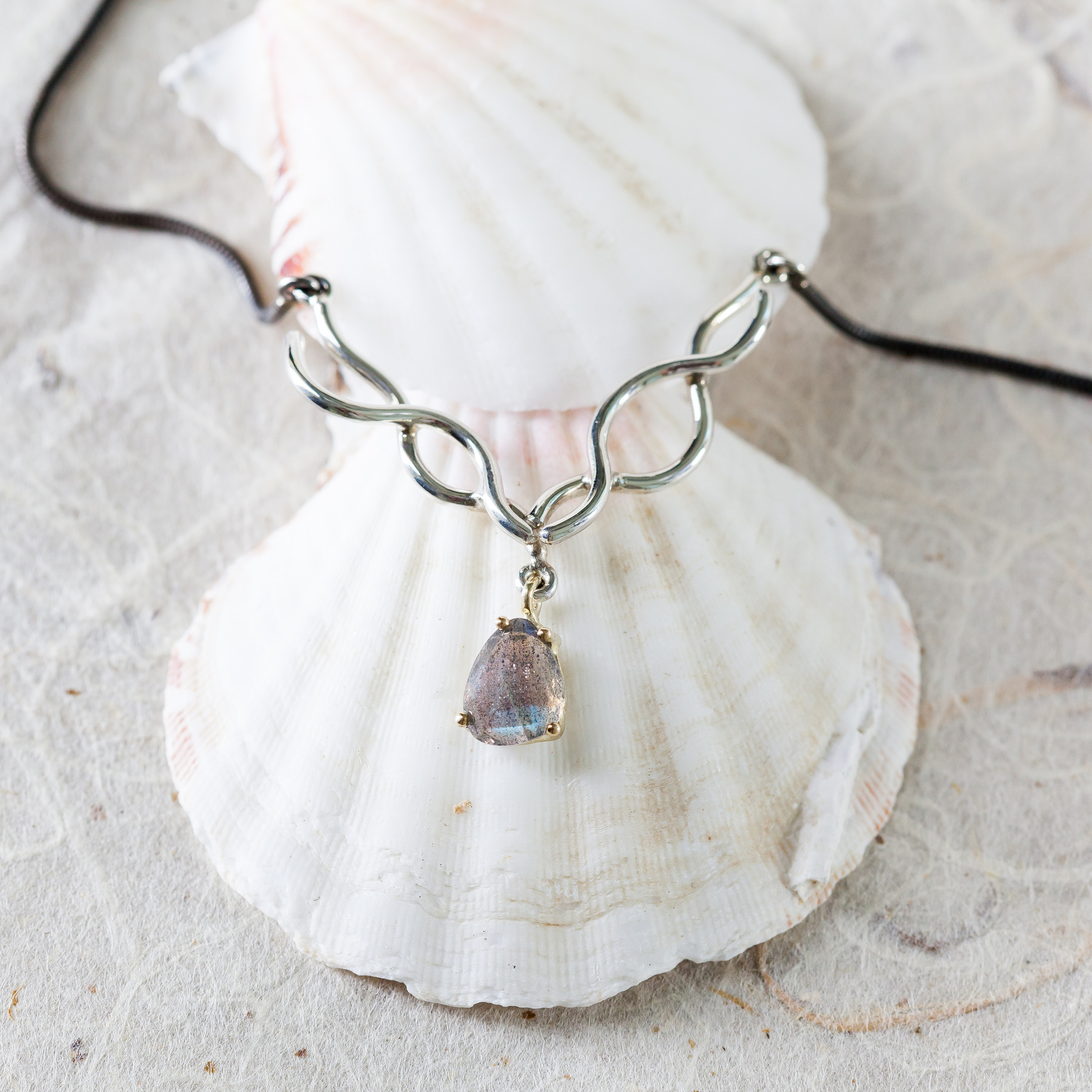 Wave Collier Treasure.